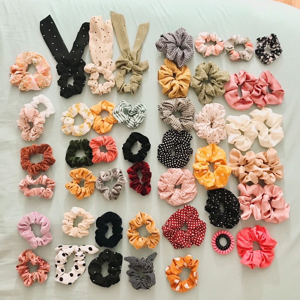 MYSTERY BOX Set of 6 Scrunchies ☆ - Picture 1 of 8